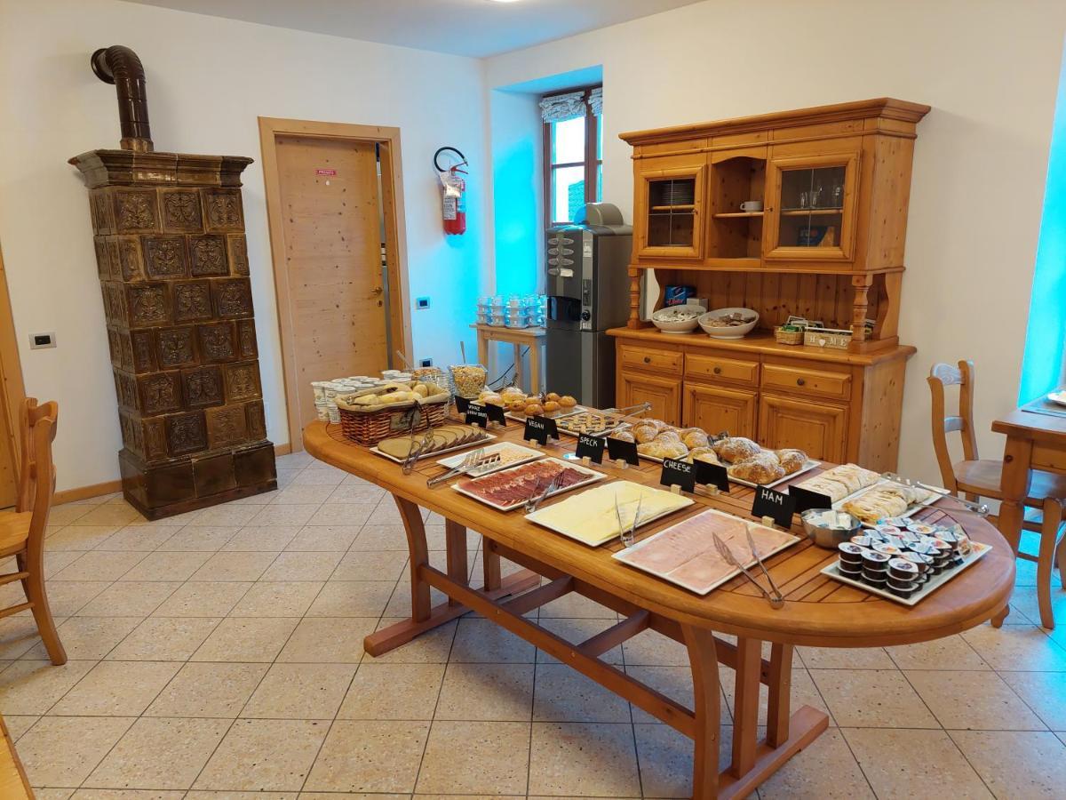 Taxus Hostel Pieve Tesino Eksteriør bilde