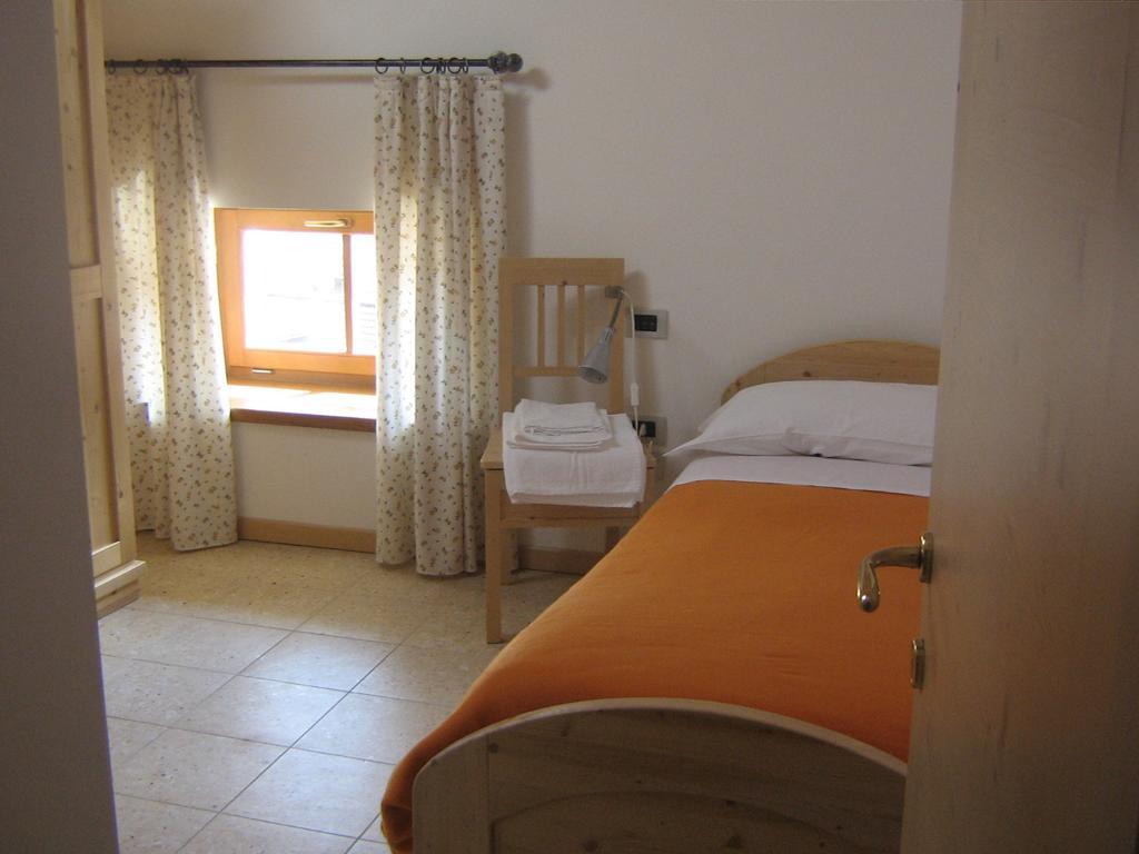 Taxus Hostel Pieve Tesino Rom bilde