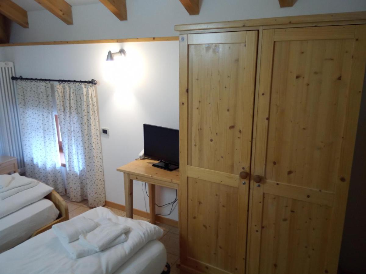 Taxus Hostel Pieve Tesino Eksteriør bilde